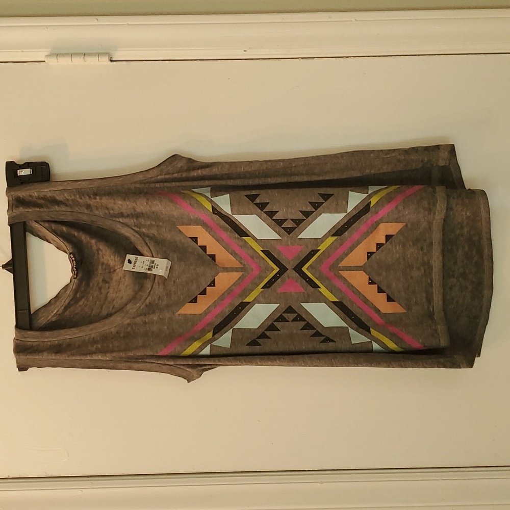 Set of 2 Express Tanks Sz. M!